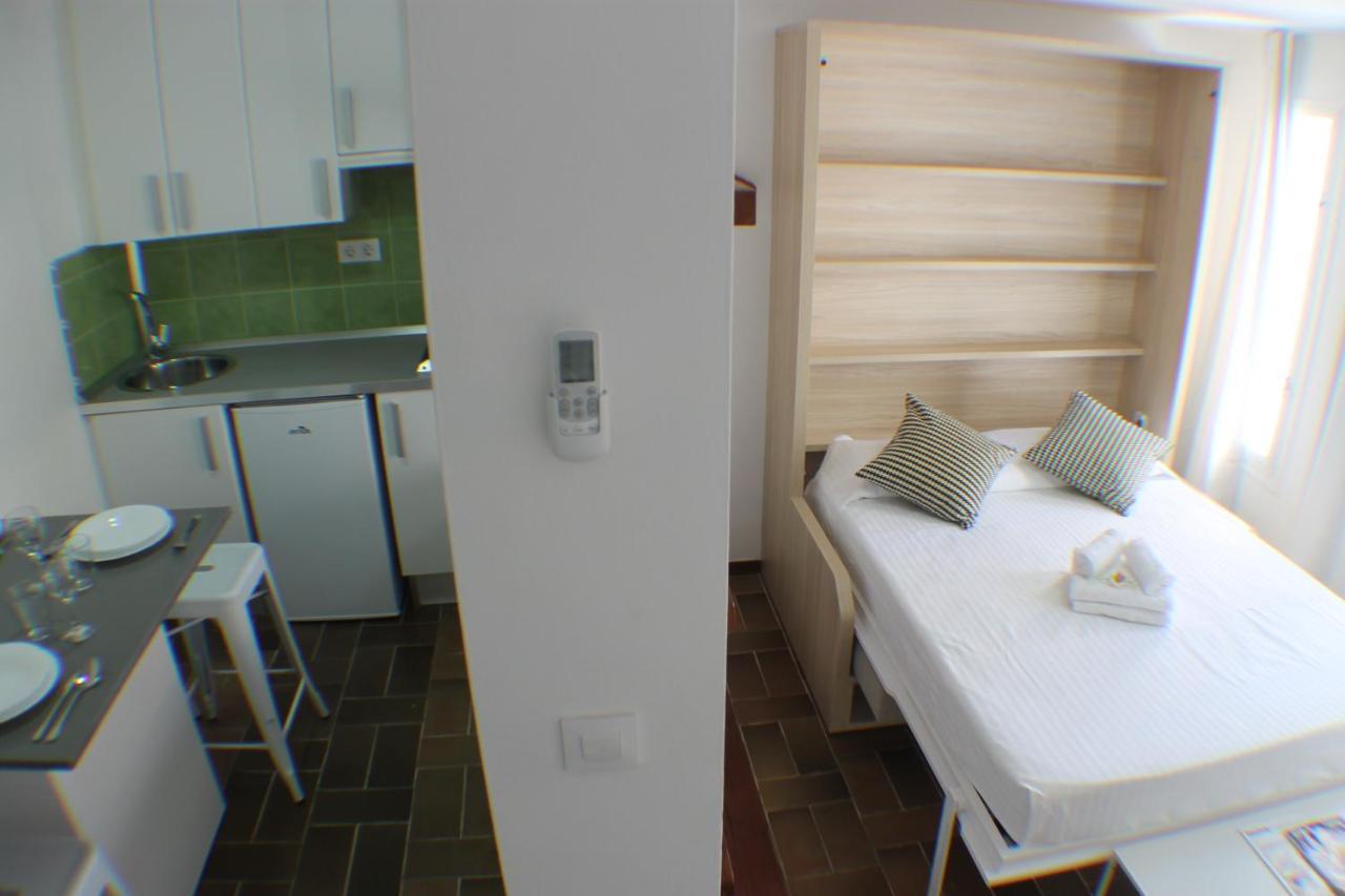 Agi Porthos Apartments Roses Extérieur photo